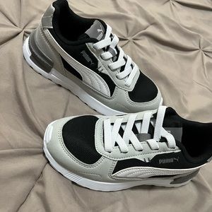 Boys puma shoes size 1 new